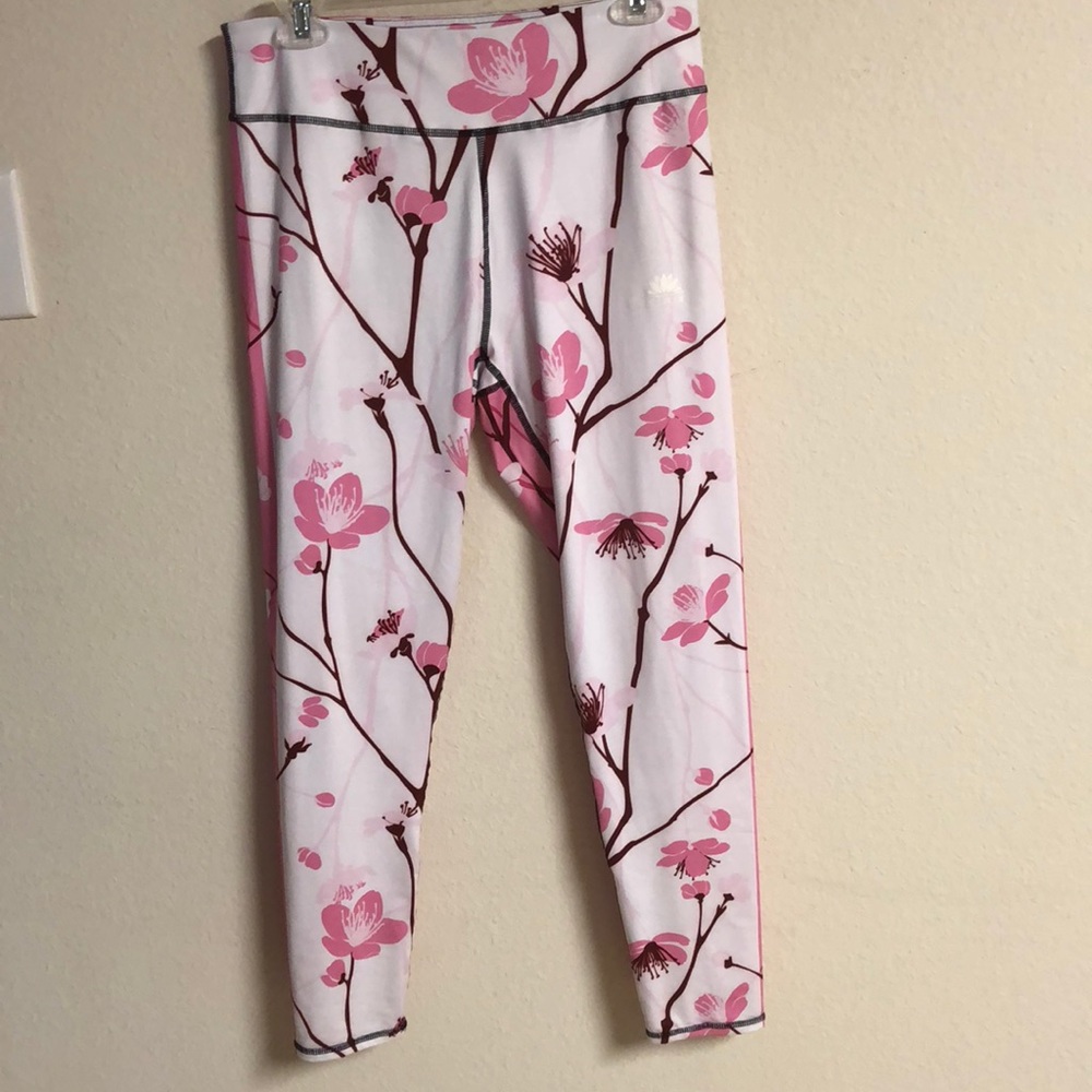 Lotus Leggings Size Large-Worn once